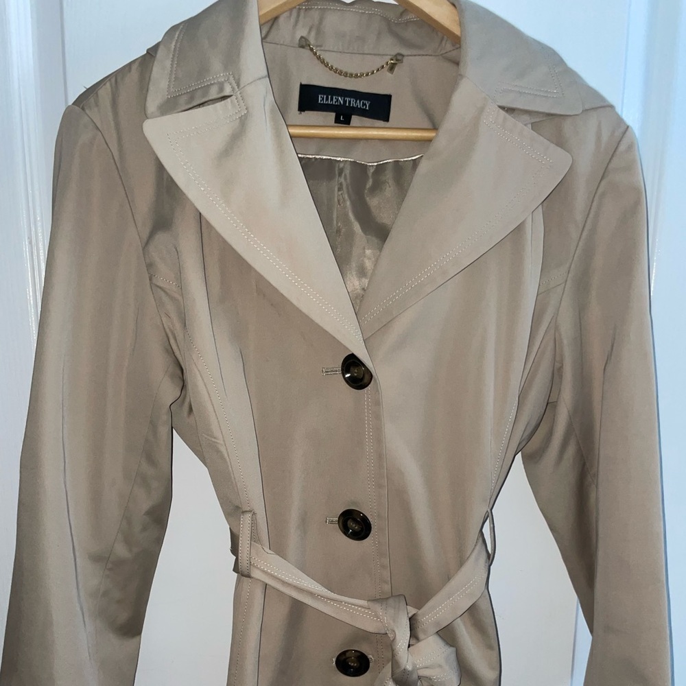 Ellen Tracy tan trench coat